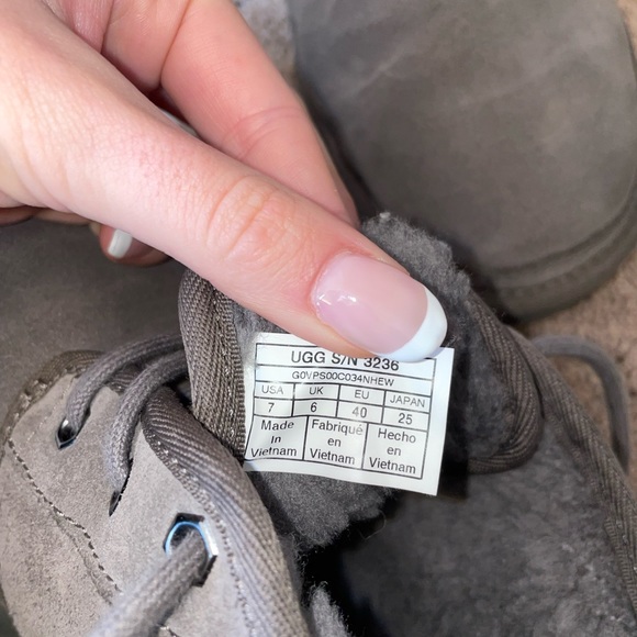 Ugg boots ! - Picture 4 of 5